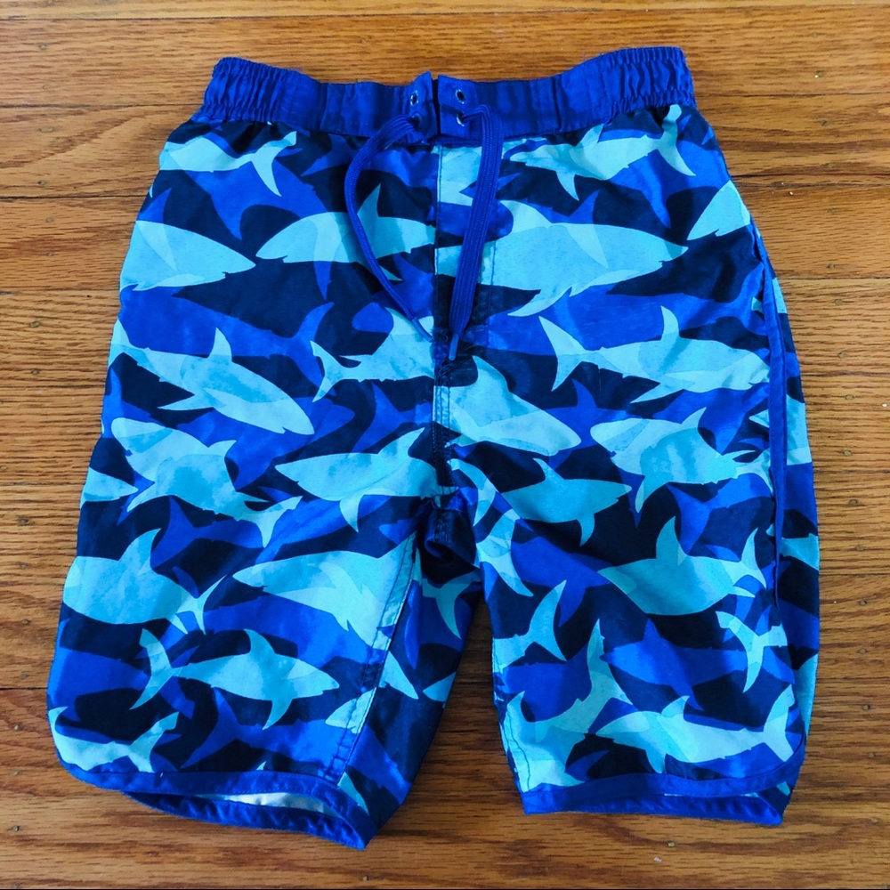 Boy's swim trunks size 7